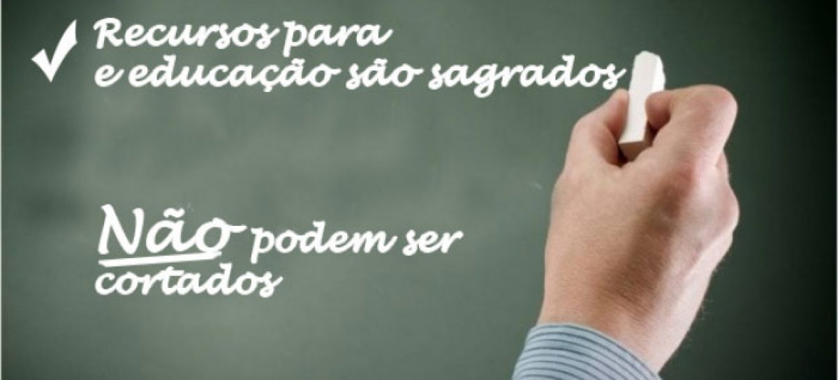 Senador bolsonarista dispara mais um ataque aos salários dos professores