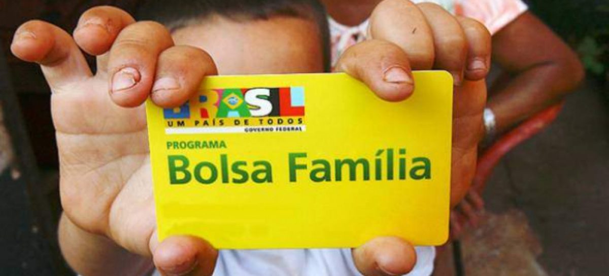 Substituto de Bolsonaro para o Bolsa Família destrói rede de proteção social do país