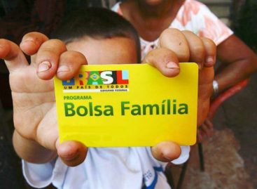 Substituto de Bolsonaro para o Bolsa Família destrói rede de proteção social do país