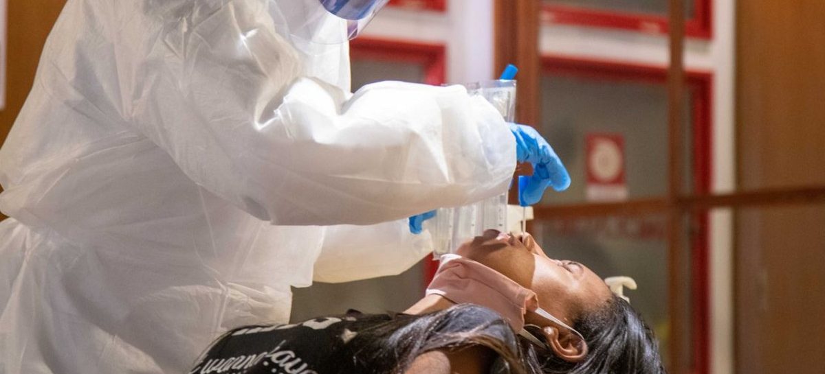 Enquanto o mundo avança em testes de covid, Brasil patina sem um plano