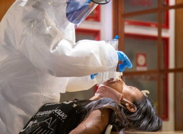 Enquanto o mundo avança em testes de covid, Brasil patina sem um plano