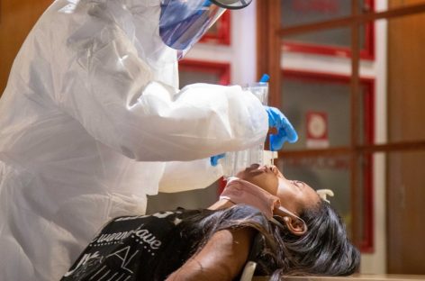 Enquanto o mundo avança em testes de covid, Brasil patina sem um plano