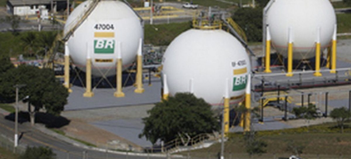 Enquanto Brasil quer privatizar, Reino Unido deve nacionalizar empresas de gás
