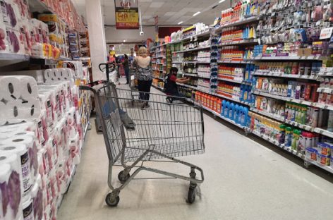 Gasto médio com alimentação nas favelas equivale a um salário mínimo, aponta estudo