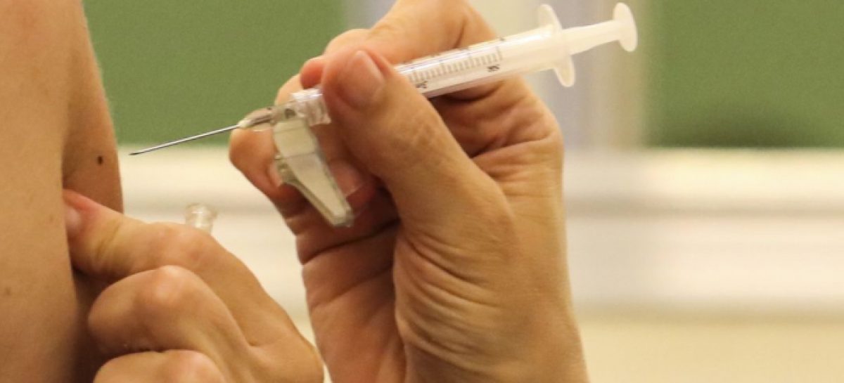 Presidenta do TST diz que empresas podem demitir quem recusar a vacina