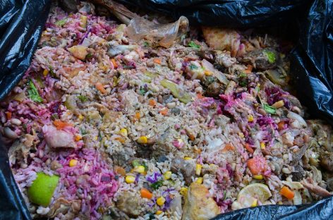 MP pede condenação de homens por furto de alimentos vencidos que iriam para o lixo