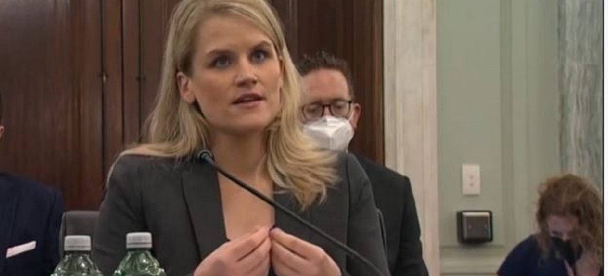 Depoimento de ex-funcionária aumenta cerco ao Facebook