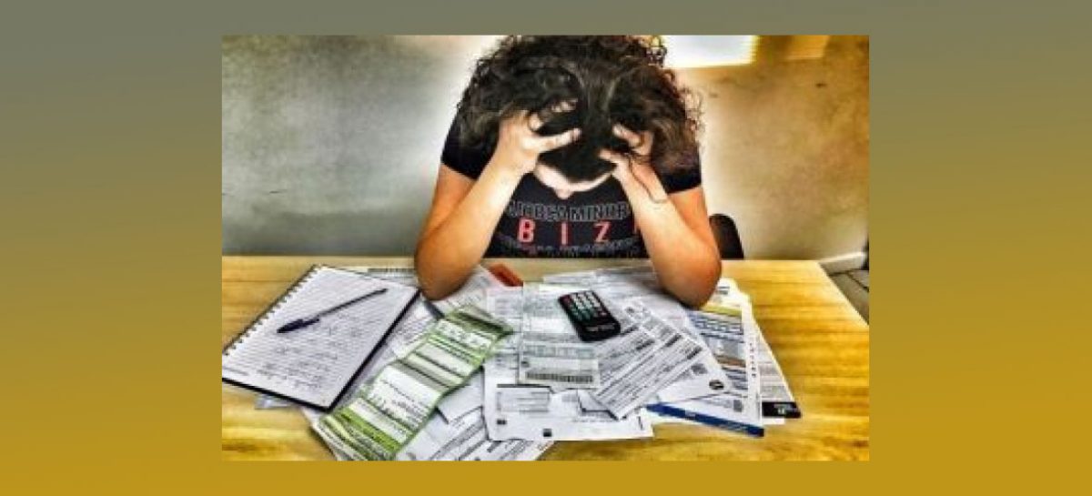 Com altas taxas de desemprego e inflação envididamento atinge 74% das famílias