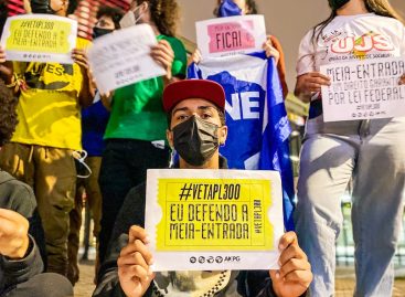 Fim da meia-entrada em São Paulo prejudicará estudantes mais pobres no acesso à cultura