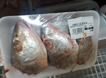 Depois da carcaça, tem dono de supermercado vendendo cabeça de peixe