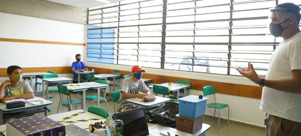 Doria determina volta às aulas presenciais, mas sem exigência de distanciamento