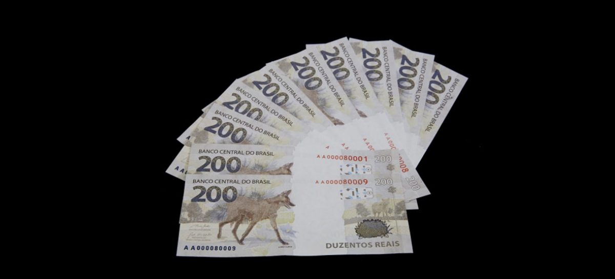 Bolsonaro gastou mais para divulgar nota de R$ 200 do que para informar sobre Covid