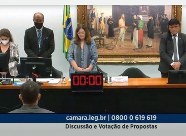CCJ da Câmara adia votação do projeto que reduz idade para trabalho de menores