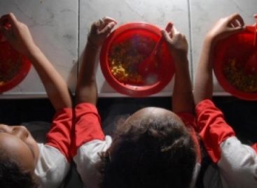 Aluna de 8 anos desmaia de fome em escola pública do Rio