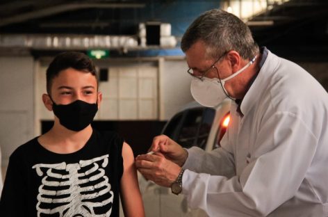 Fiocruz alerta que taxa de vacinação exige cautela com aglomerações