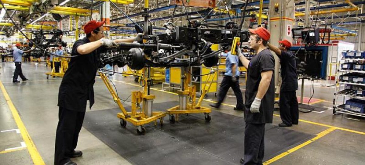 Entenda por que a queda da produção industrial prejudica os trabalhadores