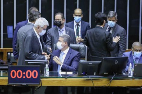 Com 323 votos, Câmara aprova PEC dos Precatórios em segundo turno