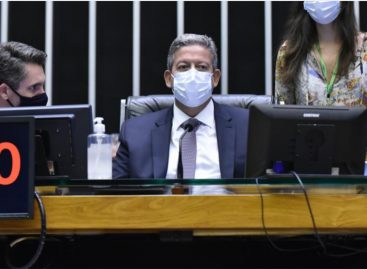 Câmara aprova ‘PEC do Calote’ em primeiro turno com Auxílio Brasil permanente