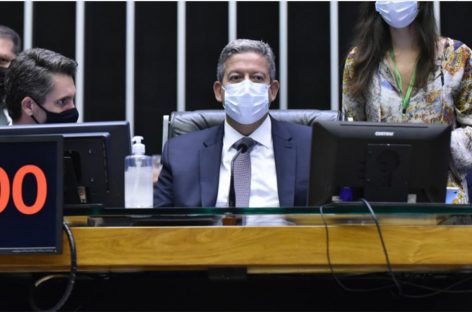 Câmara aprova ‘PEC do Calote’ em primeiro turno com Auxílio Brasil permanente