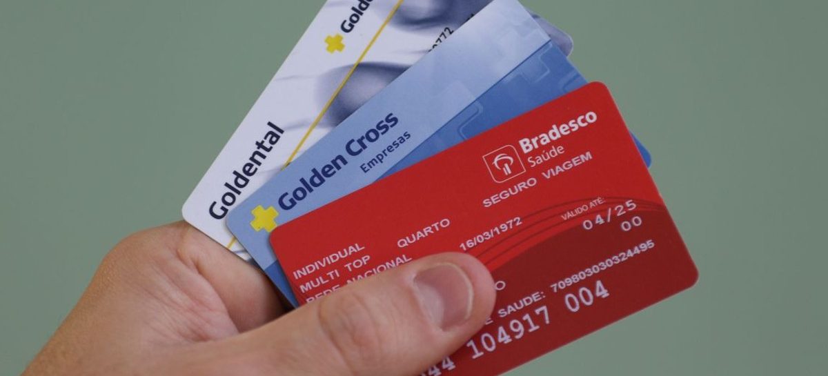 Planos de saúde poderão ter aumento recorde em 2022. Idec cobra regras para frear abusos