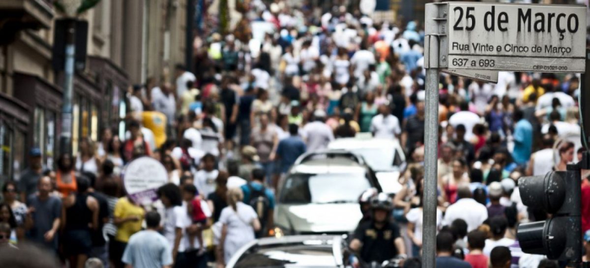 Classe média cresceu nos governos do PT e andou para trás com Temer e Bolsonaro