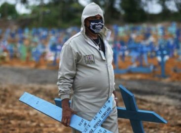 Com piora da 4ª onda de Covid-19, Brasil tem janeiro mais mortal desde 2003