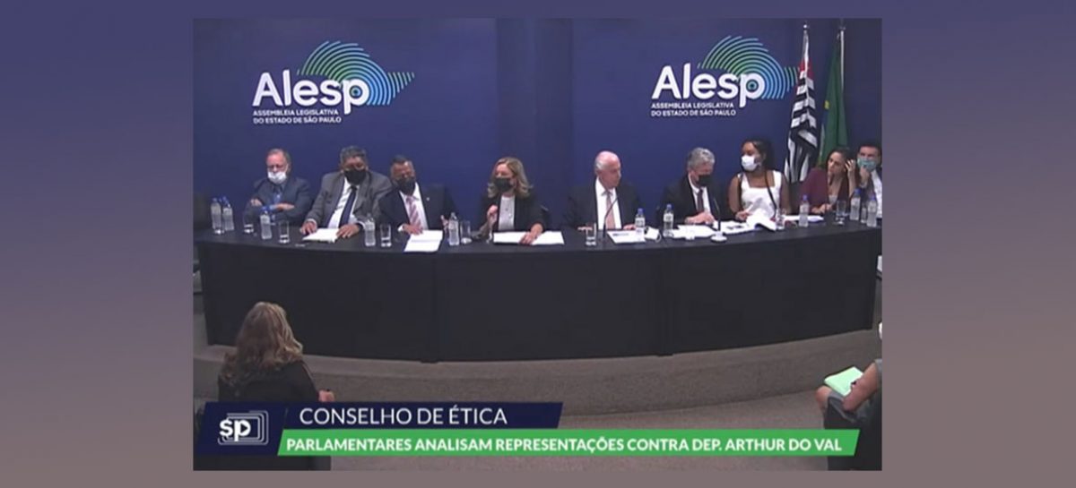 Conselho de Ética da Assembleia aceita representações para cassação de Mamãe Falei