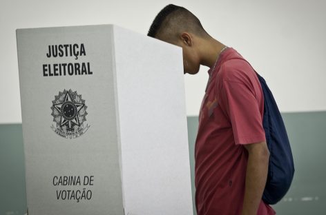 Jovens podem tirar título de eleitor de casa, pelo site do TSE