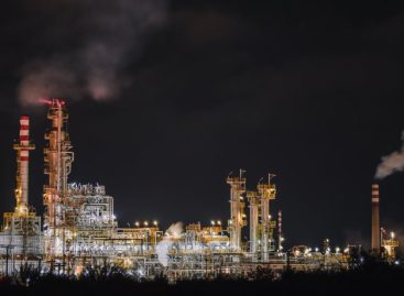 Novas sanções contra a Rússia ameaçam fazer preço do petróleo disparar