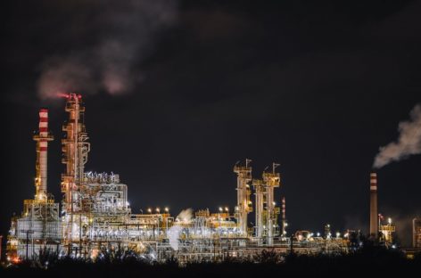 Novas sanções contra a Rússia ameaçam fazer preço do petróleo disparar