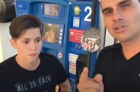 Vídeos de Eduardo Bolsonaro criticando preços da gasolina bombam nas redes