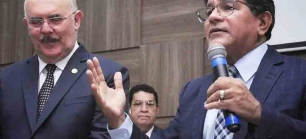 Prefeito diz que pastor pediu 1 kg de ouro por verba da educação