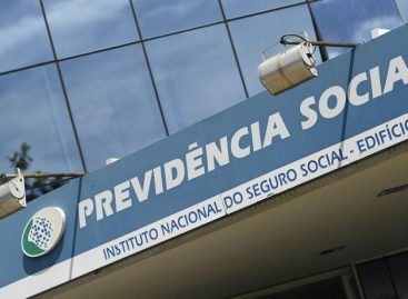 INSS começa a pagar 13º salário em abril. Confira quem tem direito e calendário