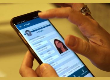 Jovens têm até 4 de maio para tirar o título de eleitor para poder votar este ano