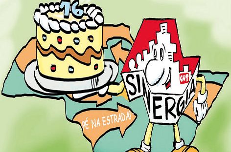 COM OS DOIS PÉS NA BASE