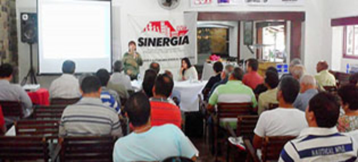 A mídia esconde a real situação econômica do Brasil, aponta economista na Colegiada do Sinergia CUT