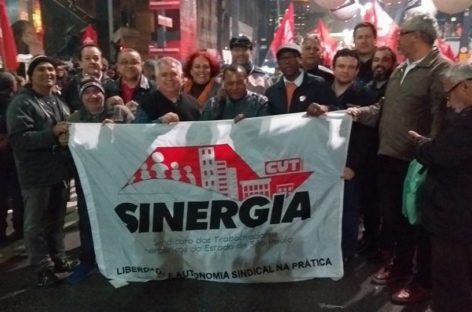 Nas ruas em defesa da democracia e de Lula