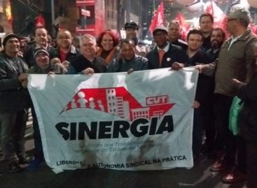 Avenida Paulista clama pela defesa de Lula, da democracia e contra a agenda de Temer