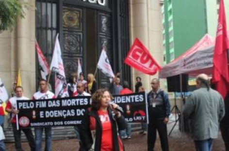 Em ato para lembrar o Dia Mundial em Memória das Vítimas de Acidentes de Trabalho, CUT cobra humanização das perícias médicas