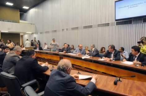 Na surdina, CCJR aprova PL 529/2015 e rejeita emendas