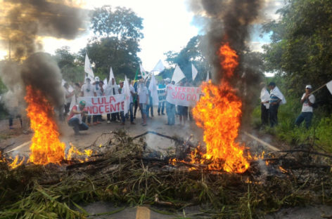 Movimentos sociais fazem atos contra a prisão de Lula na manhã desta quarta (11)