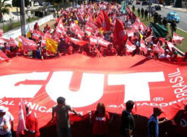 CUT pressiona e governo compromete-se a paralisar tramitação de PL que regulamenta a terceirização