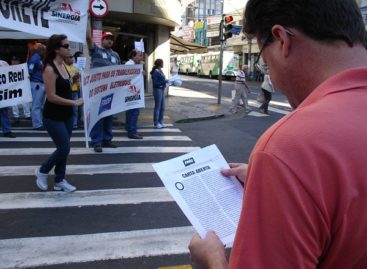 Sinergia CUT dialoga com a população sobre os entraves nas negociações no Sitema Eletrobras