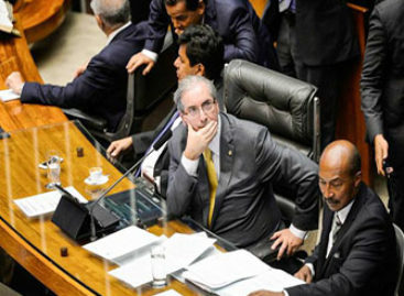 Terceirização: Eduardo Cunha sofre primeira grande derrota