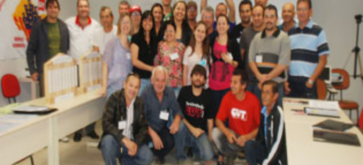 Formar para qualificar e potencializar a organização de base