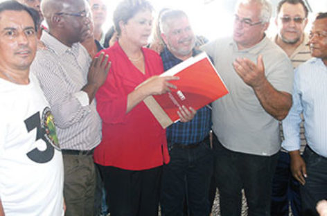 Dilma recebe manifesto dos trabalhadores
