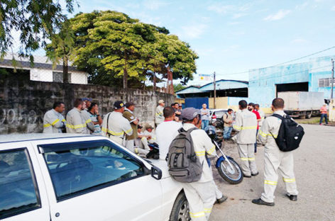 Tudo parado na ESOL Construções