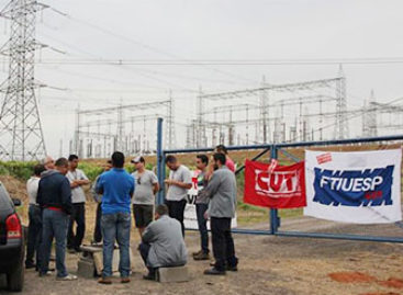CS 2013: A GREVE CONTINUA NA IE PINHEIROS
