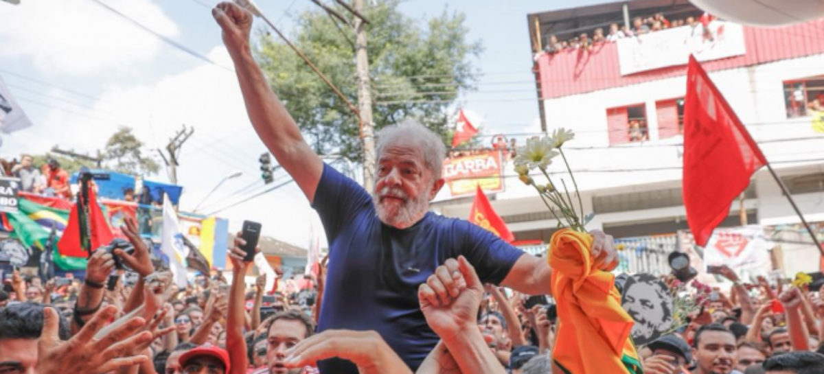 Manifestações pela liberdade de Lula continuam neste sábado (7)