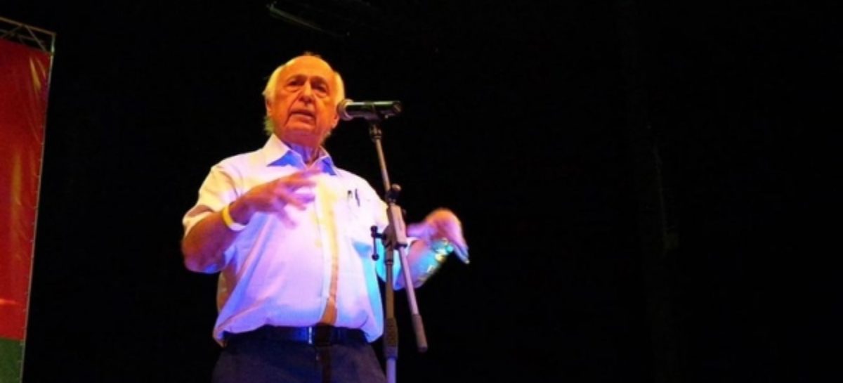 Bresser-Pereira: “Não vejo nada sendo feito para o País superar a crise”